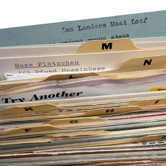 MCM Vintage Recipe Box Full of Hand-Written Recipes - Picture 11 of 12